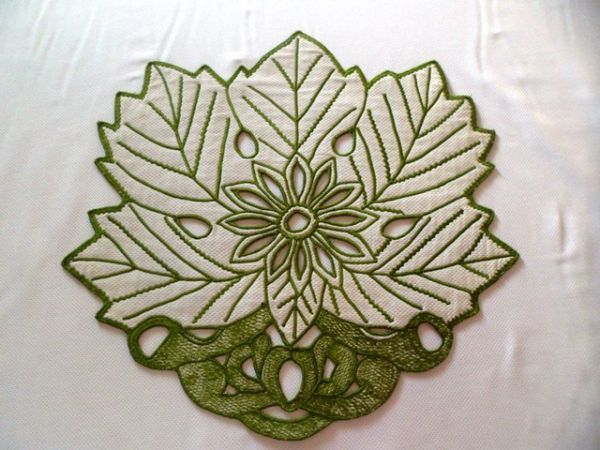 Folha Parreira com Flor no Centro